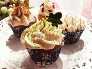 Butter Decorated Cupcakes recipe