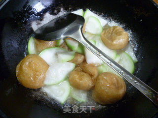 Stir-fried Pugua with Oily Gluten recipe