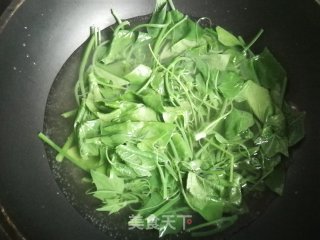 Stir-fried Vermicelli with Loofah recipe