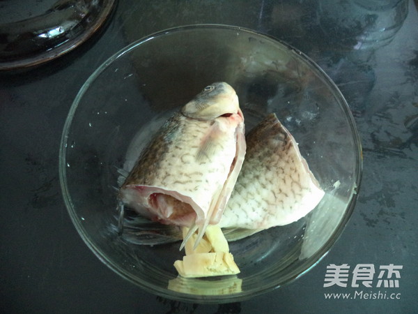 Carp Soup with White Radish recipe