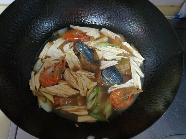 Yuba Stewed Dried Fish recipe
