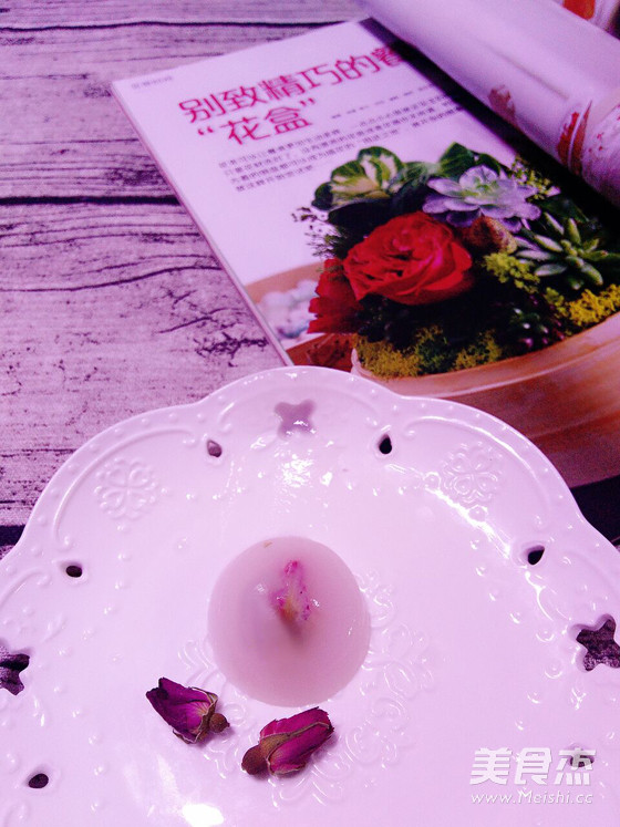 Romance of Valentine's Day with Rose Water Mantou recipe