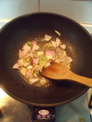 Ten Minutes of Fast Hand-preserving Lettuce-----beef in Oyster Sauce recipe