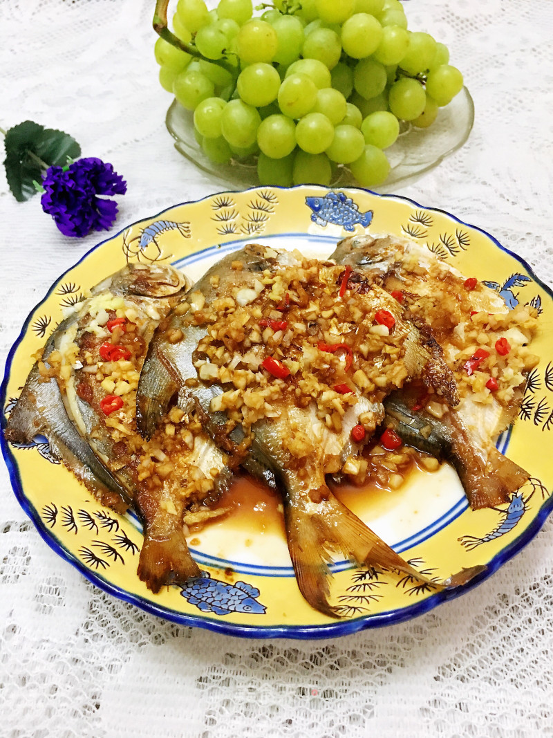 Braised Fish with Garlic recipe