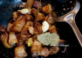 Braised Pork with Quail Eggs recipe