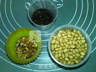 Black Sesame and Walnut Soy Milk recipe