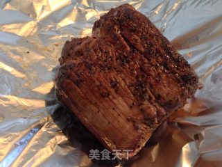 【black Pepper Beef Tenderloin】served with Garlic and Mushroom Sauce recipe