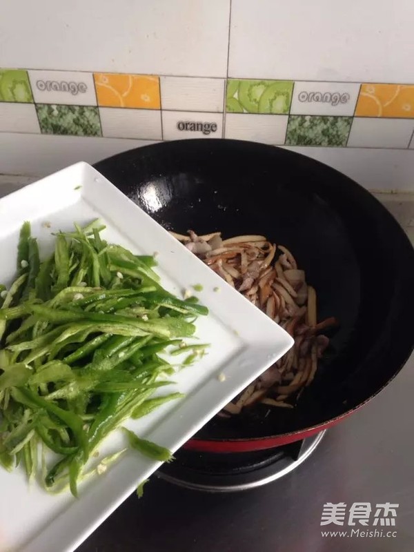 Fragrant Dried Noodles Stir-fry recipe