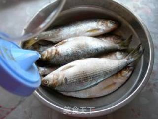 Crucian Carp with Garlic recipe