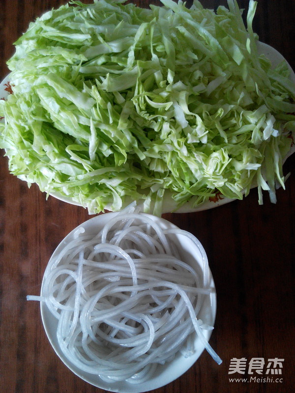 Stir-fried Vermicelli with Cabbage recipe