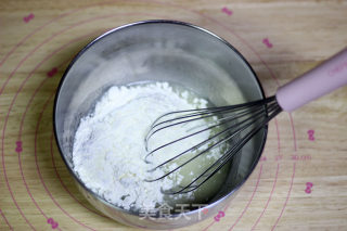 Heart-shaped Cake-for You Who are Different on Queen's Day recipe