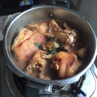 Braised Pork Feet with Fermented Bean Curd recipe