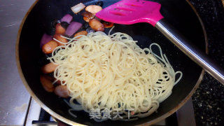 Creamy Pasta with Cheese and Black Olives recipe