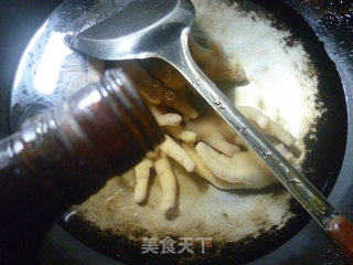 Mushroom Chicken Feet Soup recipe