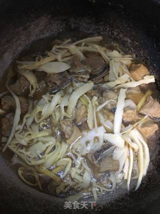 Braised Pork Ribs with Bamboo Shoots recipe