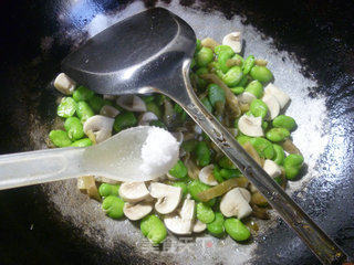 Fried Broad Beans with Mustard and Mushrooms recipe