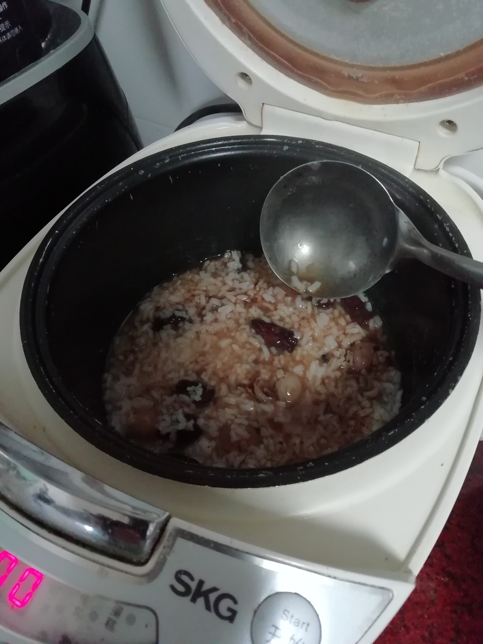 Sweet Congee with Roses recipe