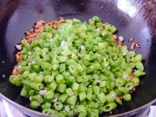 [yiru's Private Room Fast Hand Fried] Teaches You to Make Simple Rice Killer Dish---lanchoi, Meat, Rice and String Beans recipe