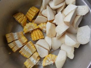 Corn and Pleurotus Rib Soup recipe