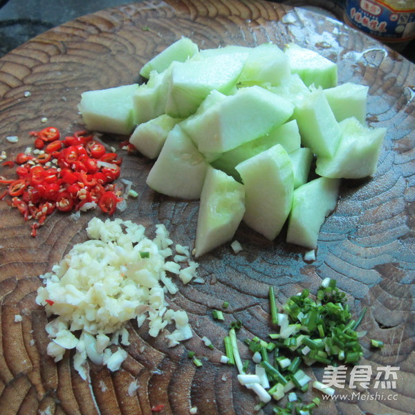 Cantaloupe with Minced Garlic recipe