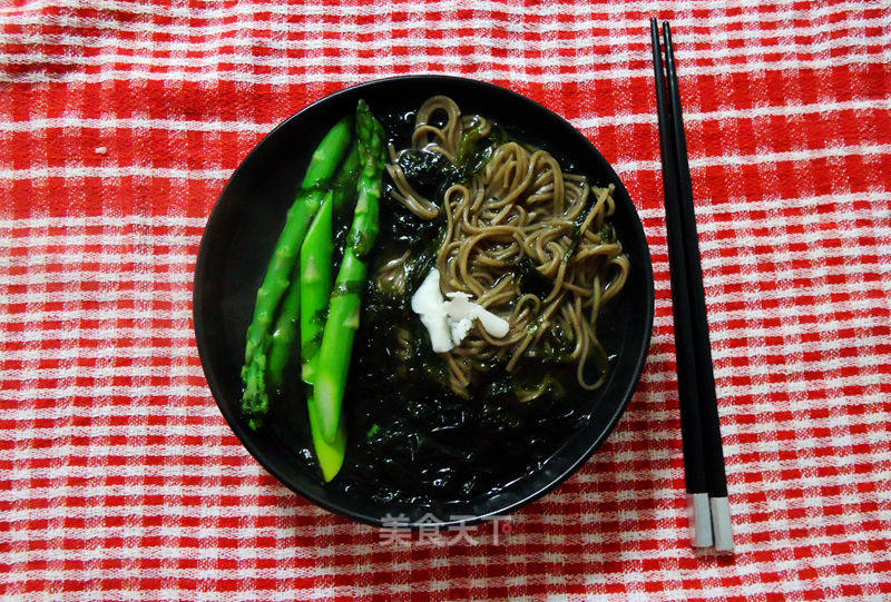 Seaweed and Reed Soba Noodles recipe