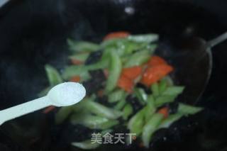 Stir-fried Celery with Carrot and Black Fungus recipe