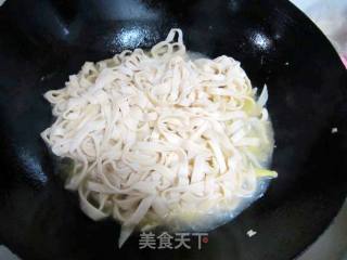 The First Experience of Braised Noodles---stuffed Noodles with Eggs recipe