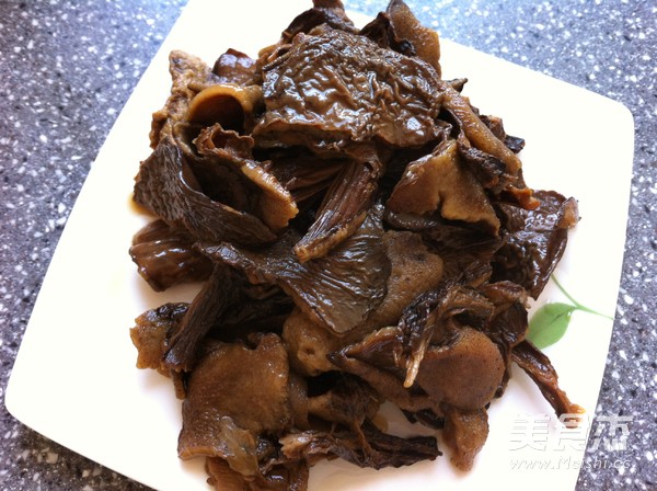Stir-fried Pork with Pine Mushroom, Cabbage and Tofu recipe