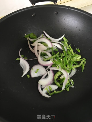 Stir-fried Squid with Green Pepper and Onion recipe