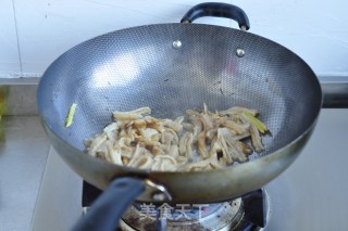 Stir-fried Pork Belly with Chives recipe