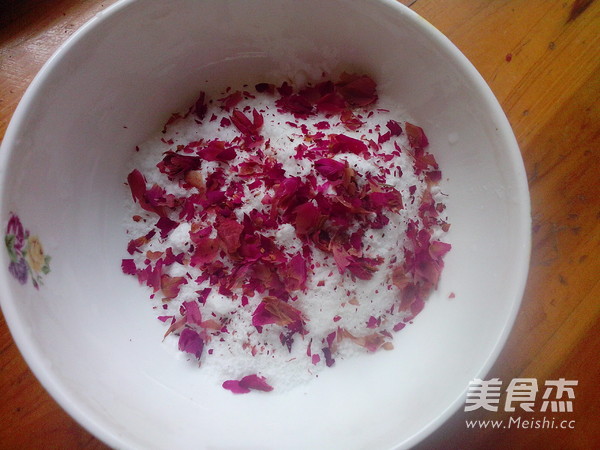 Rose White Jelly recipe