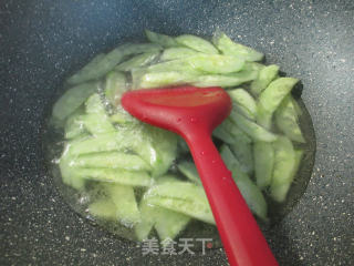 Boiled Bee Hoon with Salted Duck Egg and Cucumber recipe