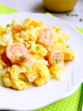 Scrambled Eggs with Shrimp and Tremella recipe