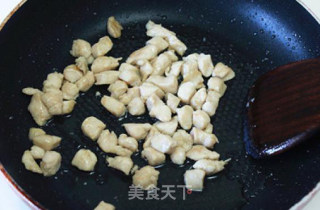 【pepper and Cashew Fried Chicken】the Brightly Colored Salty Chicken Will Increase Your Appetite recipe