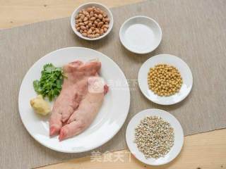 Pork Feet and Barley Soup recipe