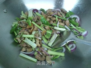 Stir-fried Raw Intestines with Crispy Peppers recipe