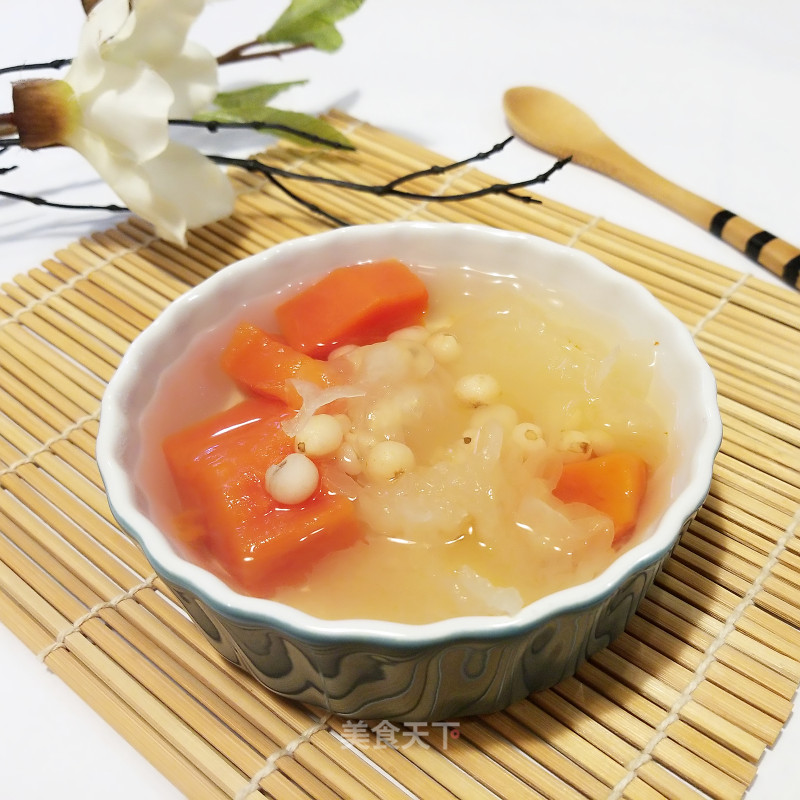 Stewed Snow Fungus with Papaya and Chuanbei recipe