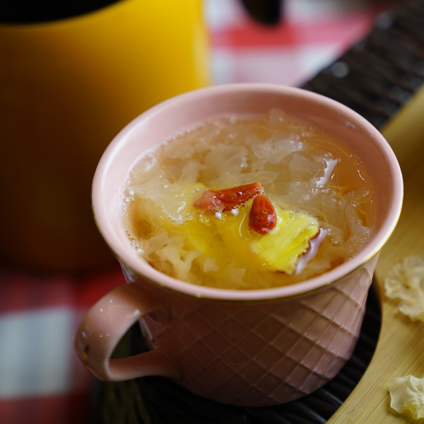 Wolfberry Pineapple Tremella Soup recipe