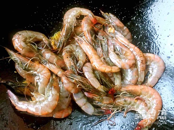 Stir-fried Sea Prawns with Shallots recipe