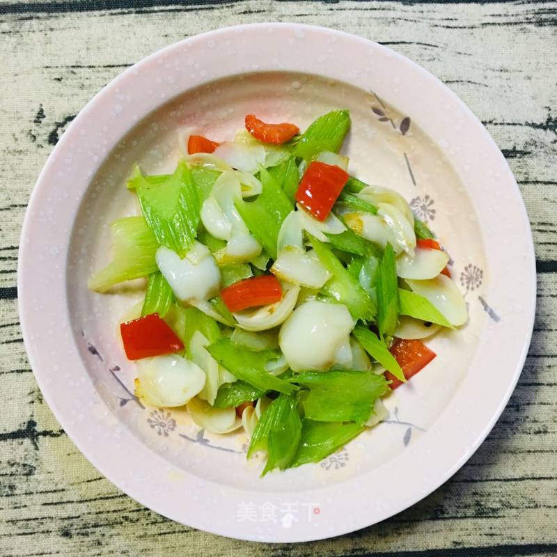 Stir-fried Lily with Celery recipe