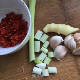 Steamed Sea Bass with Chopped Pepper and Garlic recipe