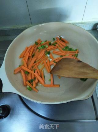 Fried Cabbage with Seaweed and Carrot recipe