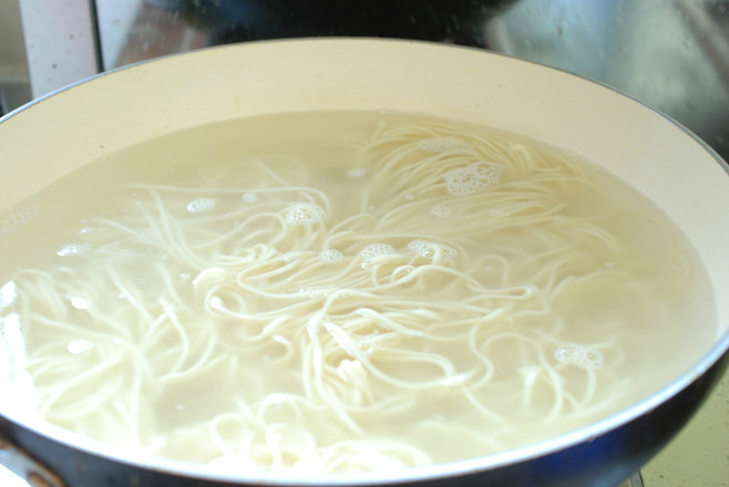 Mushroom Xiaoding Noodles recipe