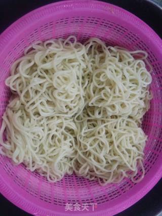 Hot Noodles with Sesame Paste recipe