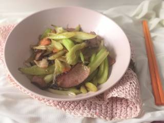 Stir-fried Bacon with Celery recipe