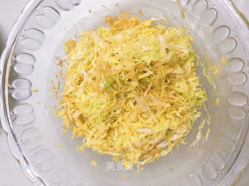 How to Make Delicious Small Pickles with Cabbage recipe