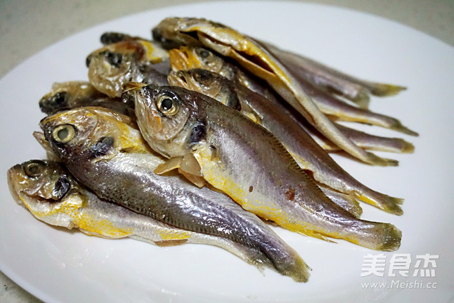 Small Yellow Croaker Stewed Tofu recipe