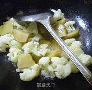 Stir-fried Cauliflower with Mustard recipe