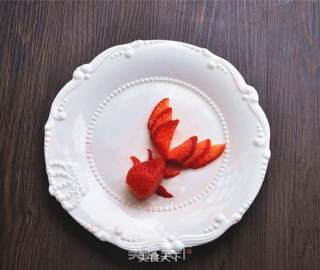 Goldfish (strawberry Creative Placing) recipe