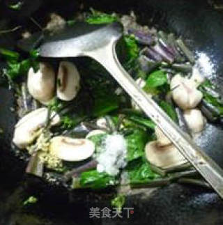 Stir-fried Beetroot with Fresh Mushrooms recipe